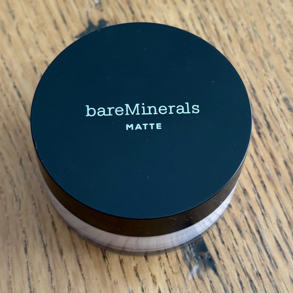 bareMinerals Matte Foundation MEDIUM 10 SPF 15 Full Size 8g - NEW